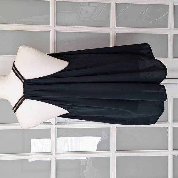 H&M Conscious Flowy Emerald Green Sleeveless Blouse - Picture 4 of 13